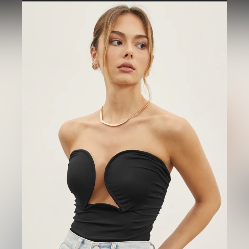 Strapless Wire Bustier Corset Top × 1
Black / L